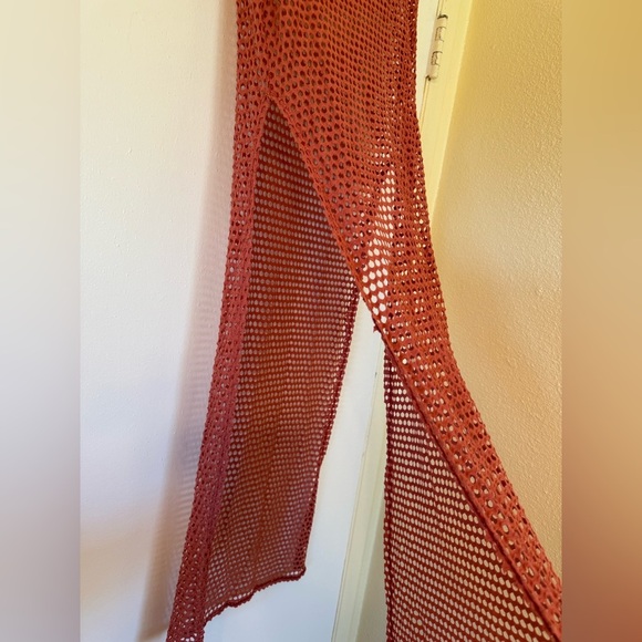 Elegant Red Mesh Skirt - Picture 3 of 4